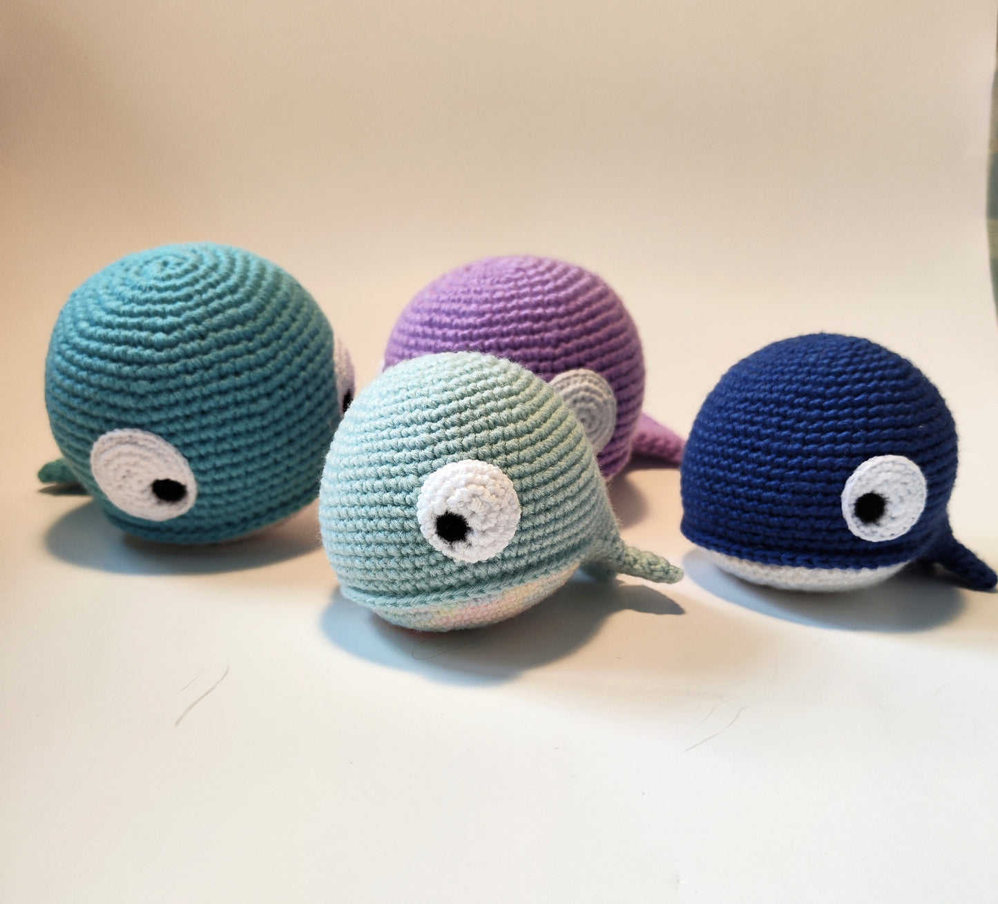 Jouet amigurumi au crochet en forme de baleine pour jeux