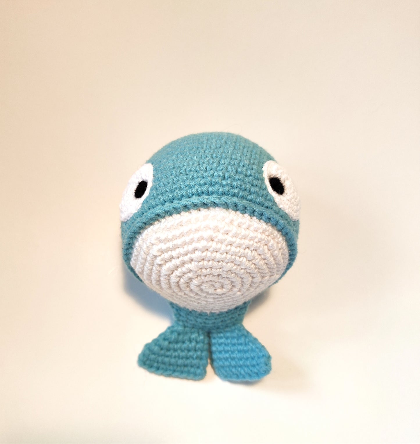 Jouet amigurumi au crochet en forme de baleine pour jeux