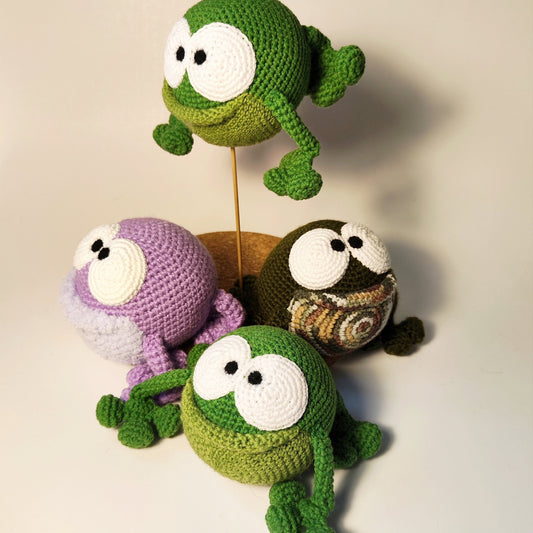 Grenouille en peluche douce faite à la main pour les jeux