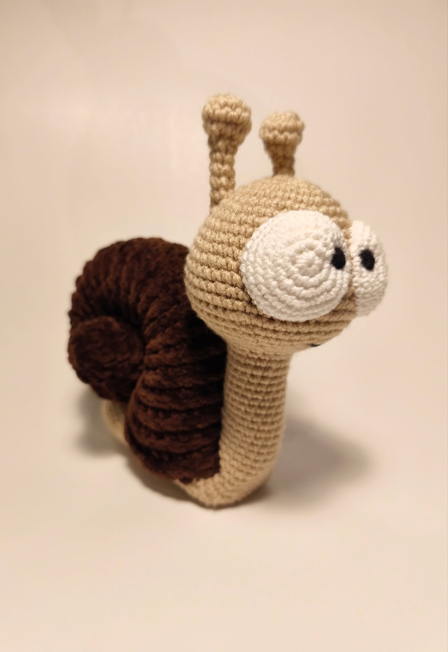 Jouet en crochet Amigurumi fait main en forme d'escargot pour les jeux