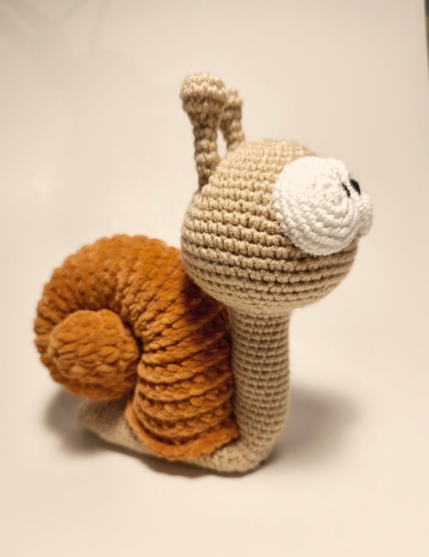 Jouet en crochet Amigurumi fait main en forme d'escargot pour les jeux