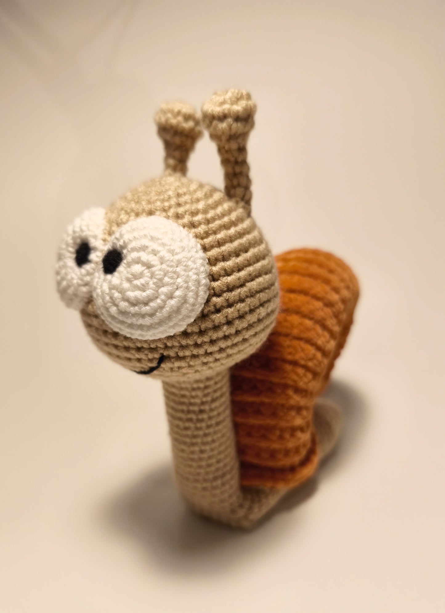 Jouet en crochet Amigurumi fait main en forme d'escargot pour les jeux